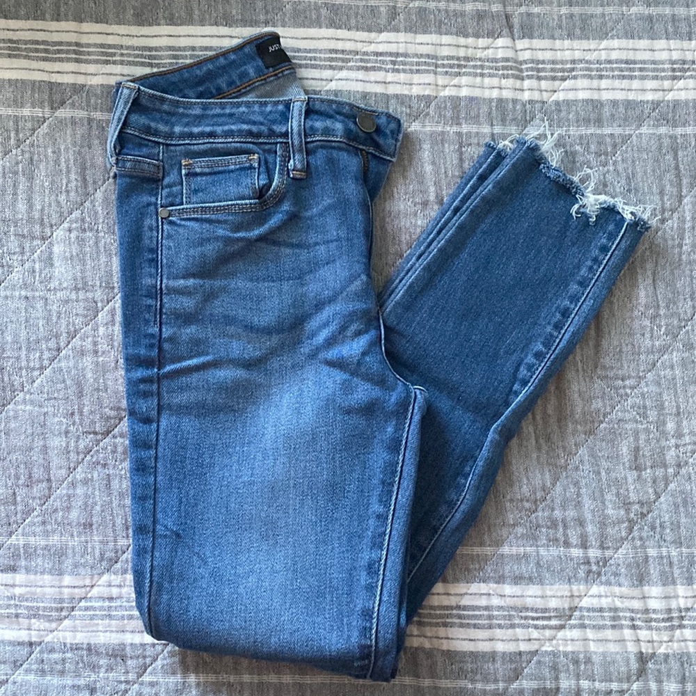 Just Black Denim Light Wash Skinny Jean